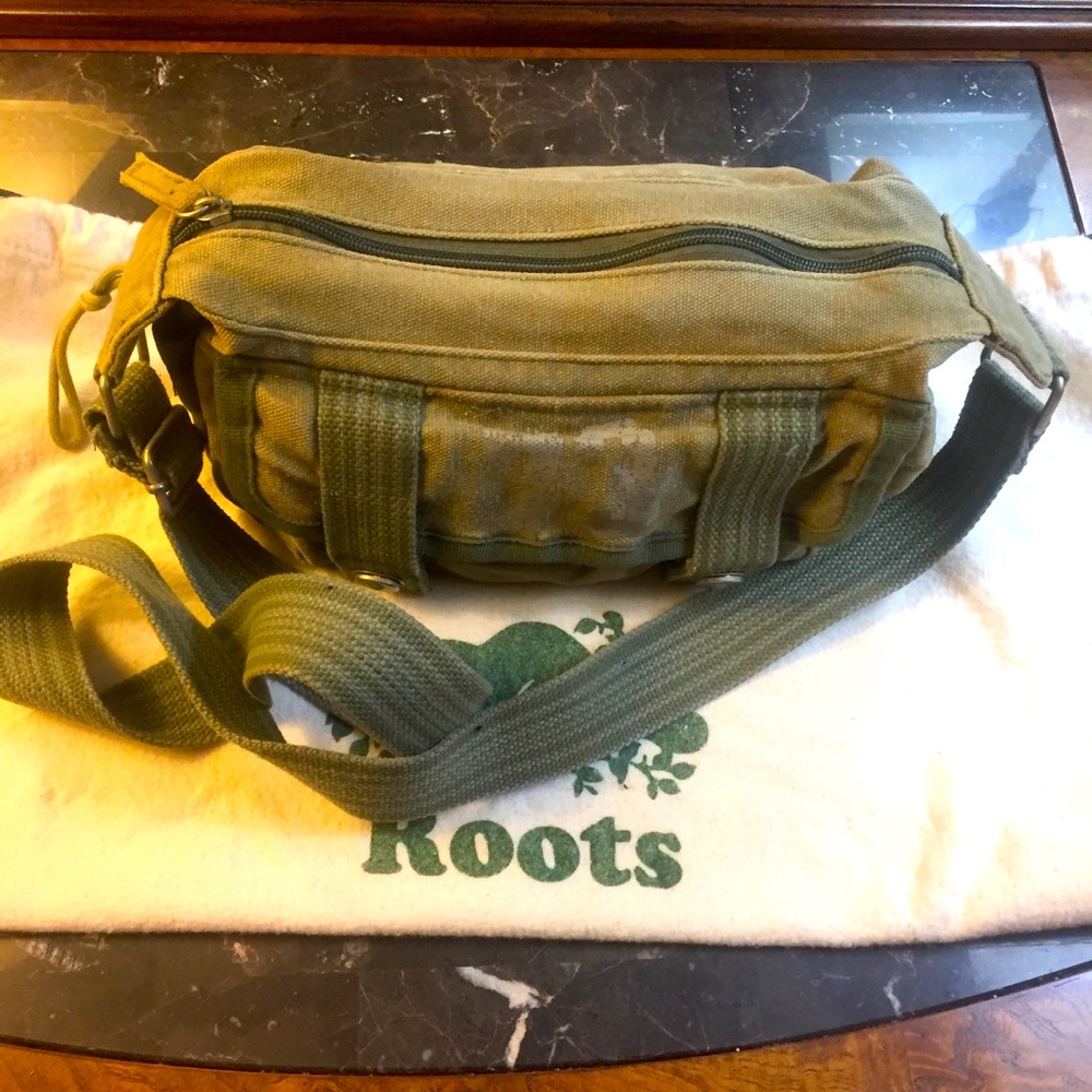 Roots Bag over the shoulder bag great Condition
